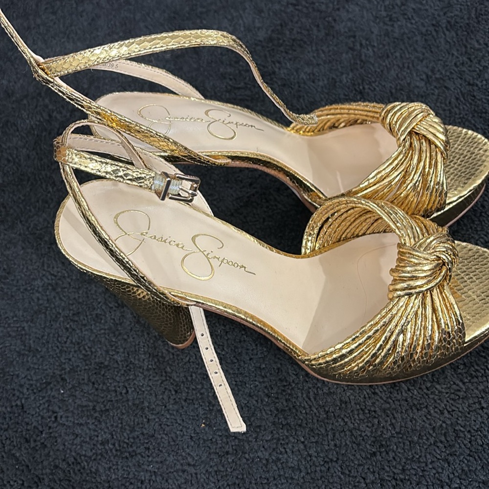 Jessica Simpson - Picture 2 of 4